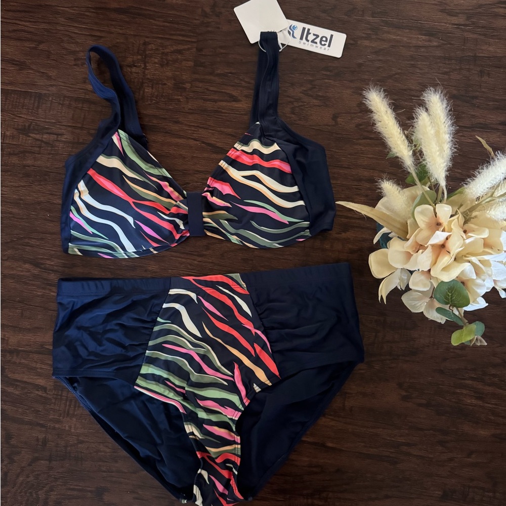 High-Waisted Bikini Set - Picture 2 of 5
